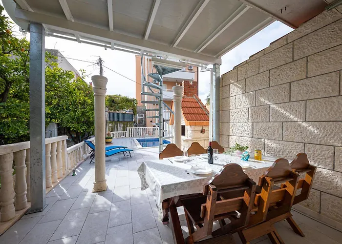 Jakov I Apartment Podstrana
